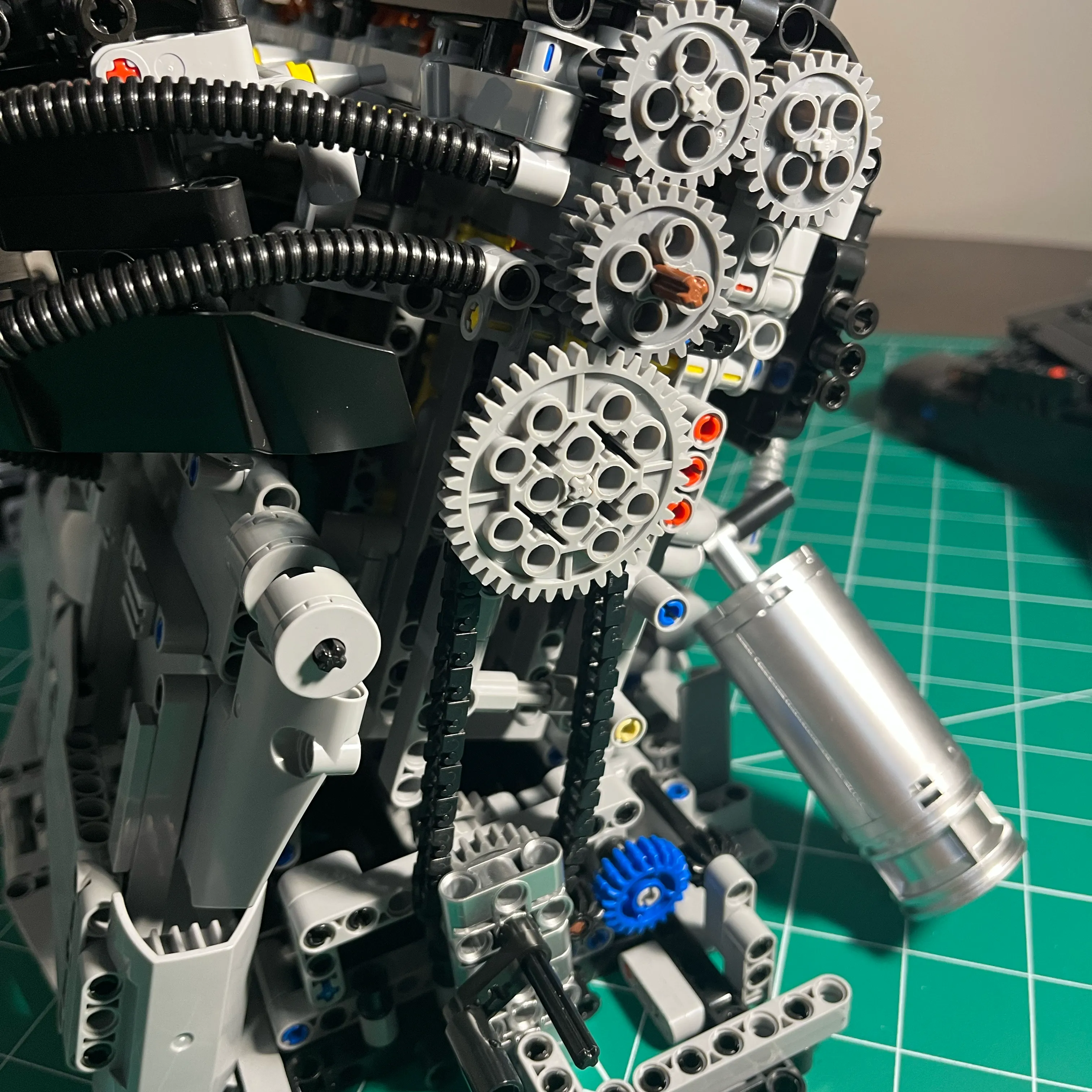 NifeliZ L6 Model Engine