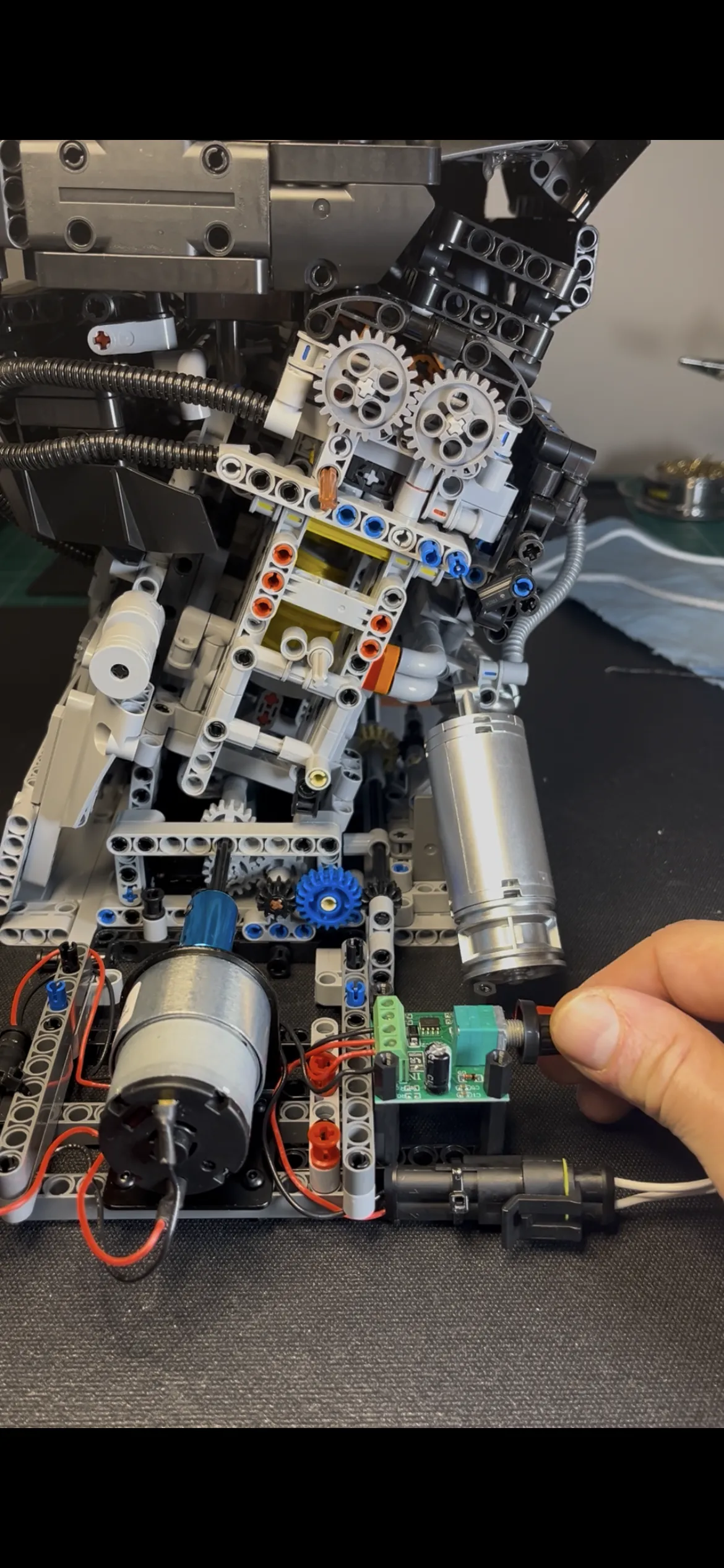 Picture of Nifeliz L6 with 12V DC Motor and PWM speed controller attached
