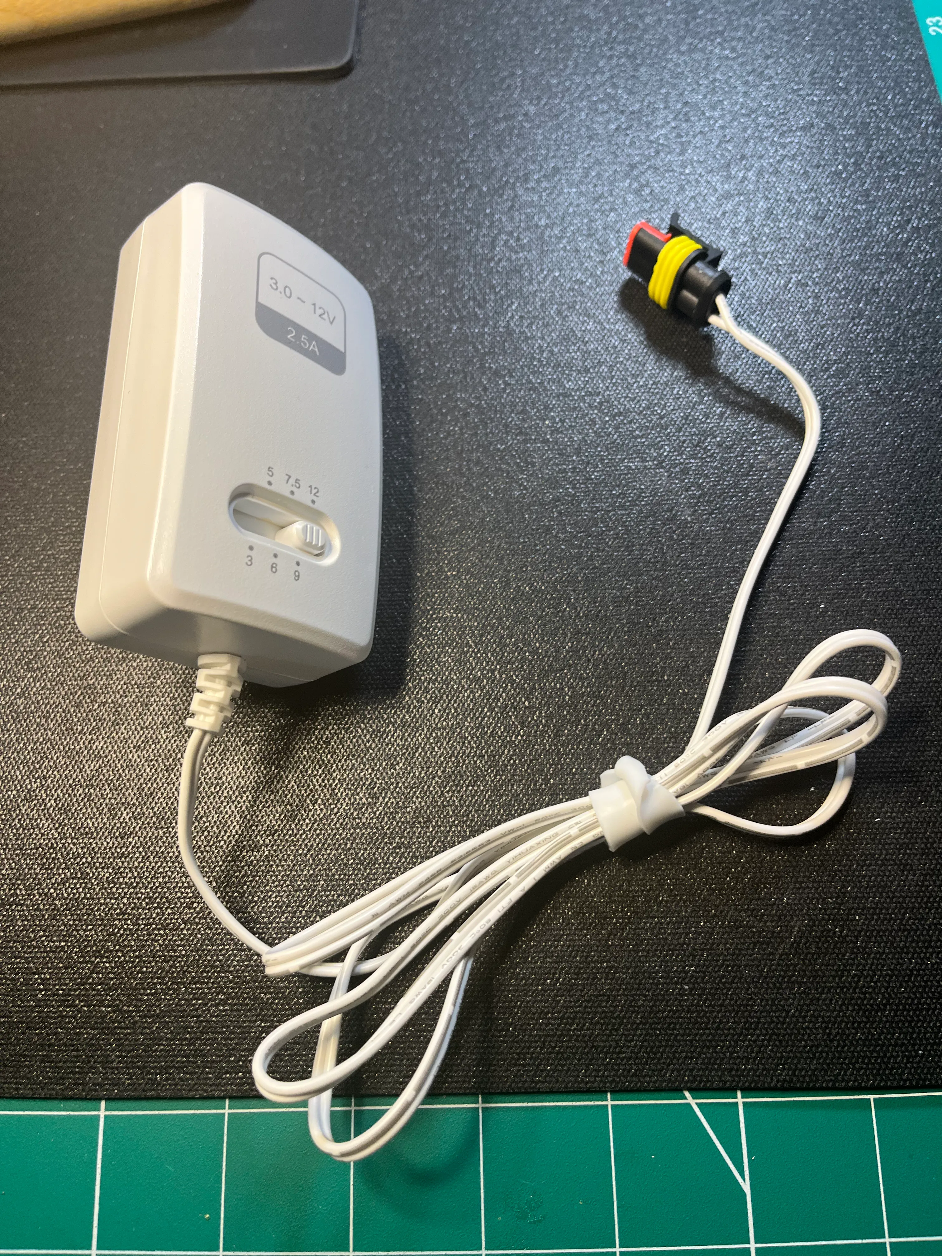 RCA PAD2500WZ power supply with custom automotive quick-disconnect mod